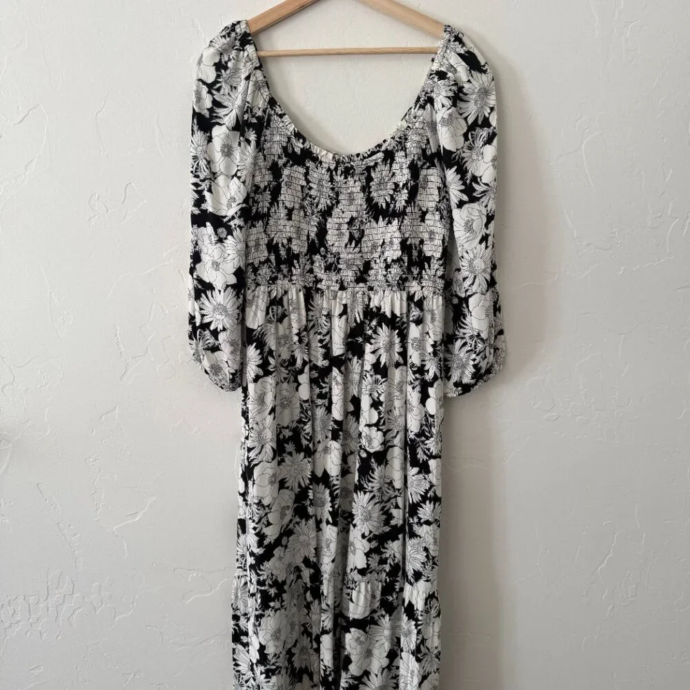 GAP Puff Sleeve Smocked Dress - Picture 2 of 5